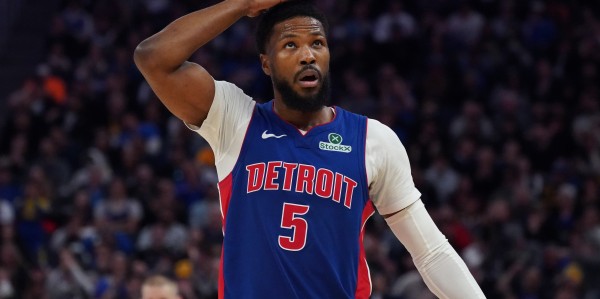 九游体育入口-场均16.3分&amp;amp;三分41.6%！火媒：火箭还有名额空缺 应追比斯利吗？