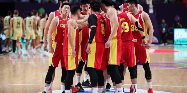 九游体育入口-1分惜败！与世界级强队打到最后一个回合 近十年最好的中国男篮