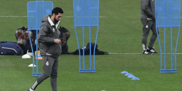 马卡：阿韦洛亚合同覆盖本赛季+下赛季，未达目标或提前解约