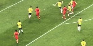 九游体育下载-高一档！现场球迷实拍：塞鸟短时间调整+射门 成国足本场最大威胁