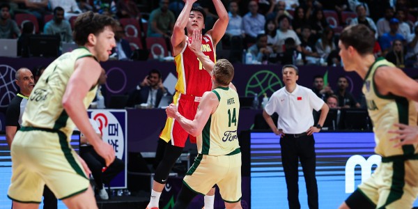 九游体育入口-1分惜败！与世界级强队打到最后一个回合 近十年最好的中国男篮