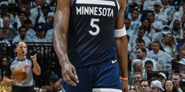 九游体育注册-23岁爱德华兹已经砍下9097分，你知道23岁哈登拿了多少分吗