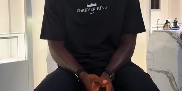 九游体育app-詹姆斯：铭记阿克伦养育之恩，荣幸赴上海激励人心