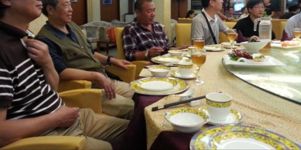 昨天同学聚会，通知28人，实到9人，不愿参加的人内心要过这道坎