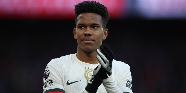 九游体育-埃斯特旺：去蓝军是因为出场机会更多；看看未来我能否比肩内马尔